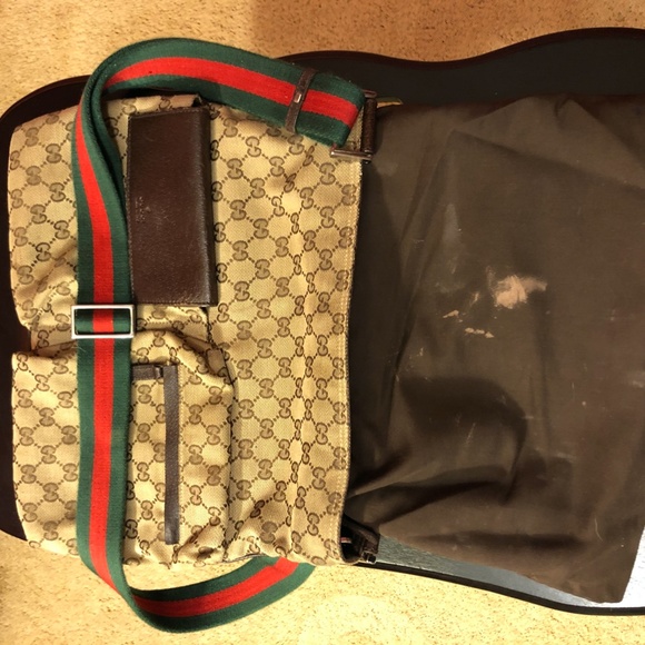 COPY - Vintage Gucci Crossbody Purse - Picture 5 of 5
